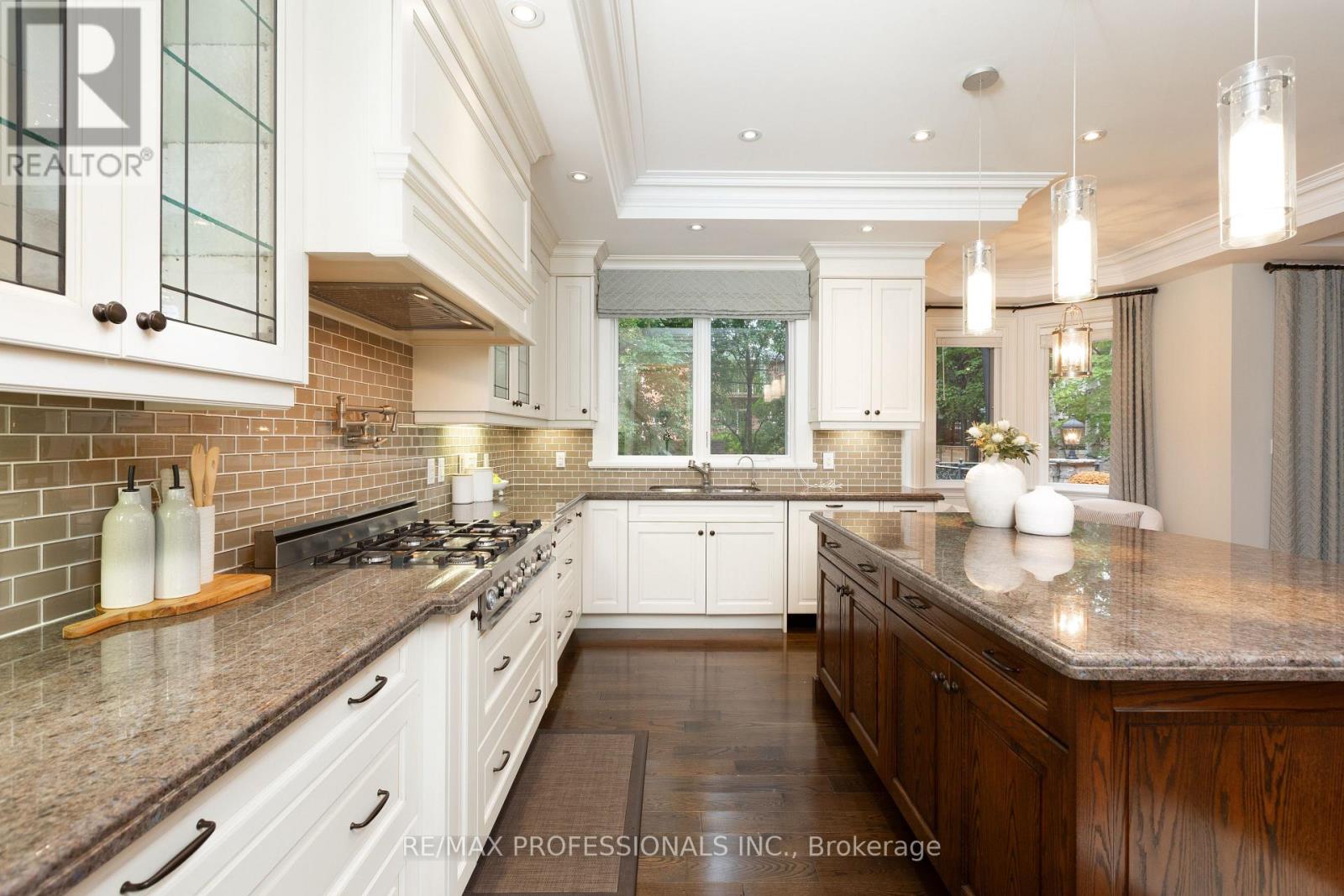 18 HILLCROFT DRIVE, Toronto (Islington-City Centre West) — photo 9