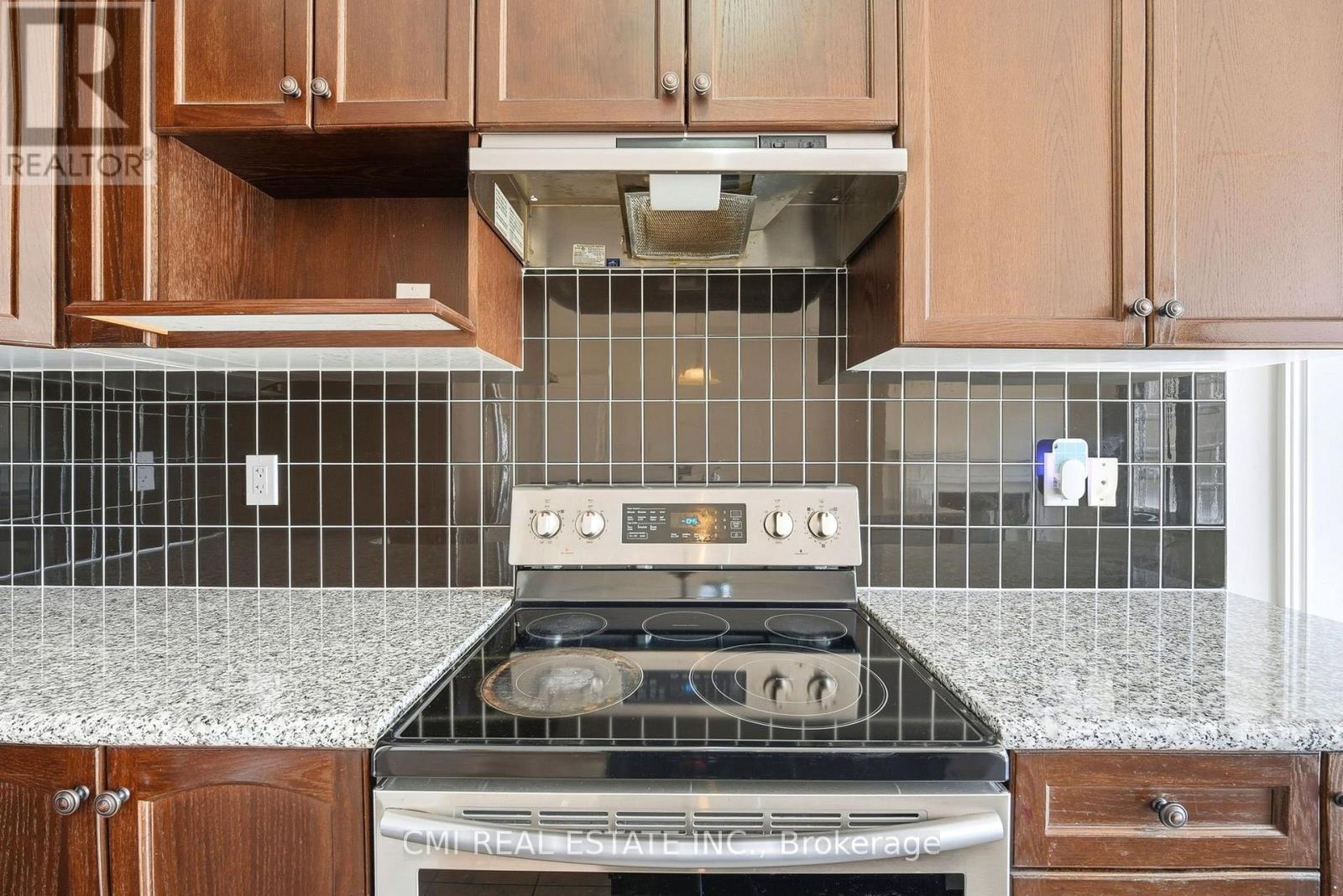 7 DUFAY ROAD, Brampton (Northwest Brampton) — photo 12