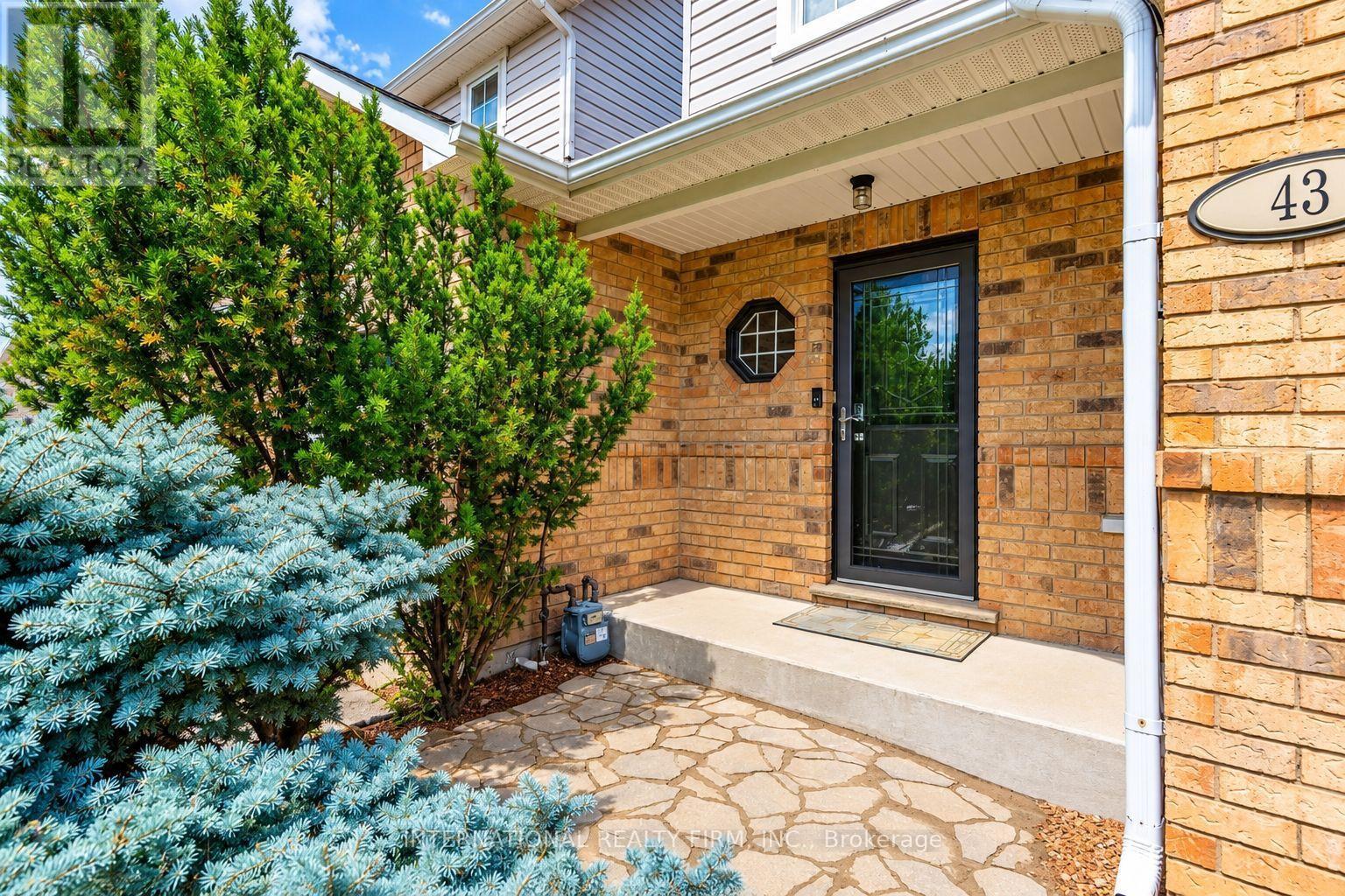43 KILDONAN CRESCENT, Hamilton (Waterdown) — photo 2