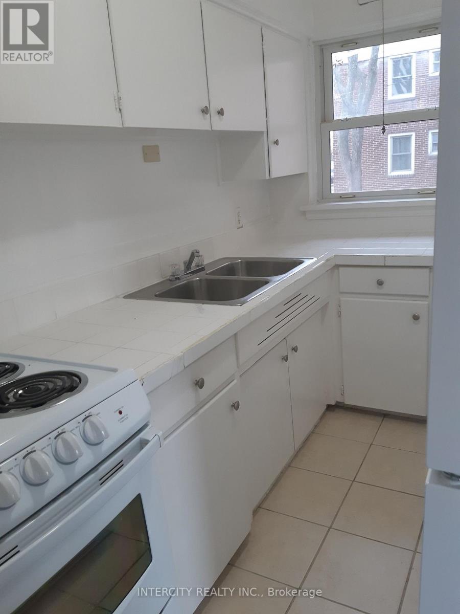 P22 - 5150 WYANDOTTE STREET E, Windsor — photo 3