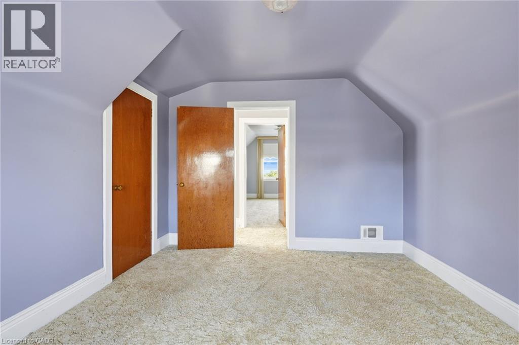126 PARK Row S, Hamilton — photo 10
