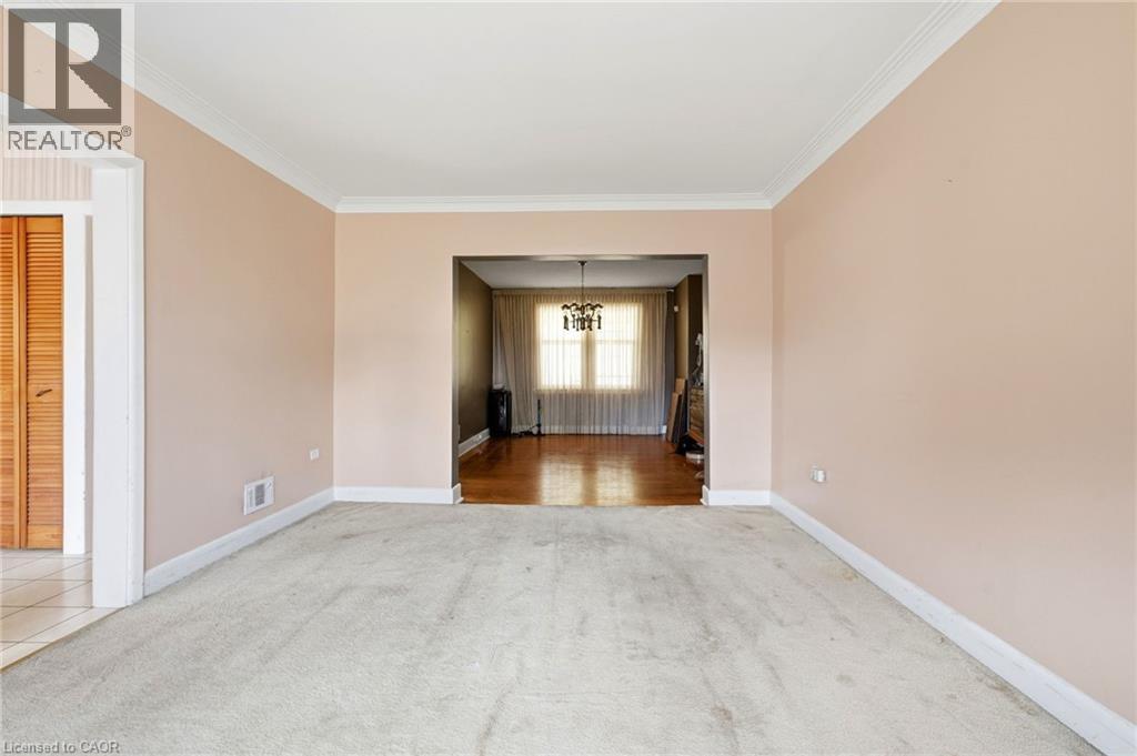126 PARK Row S, Hamilton — photo 7