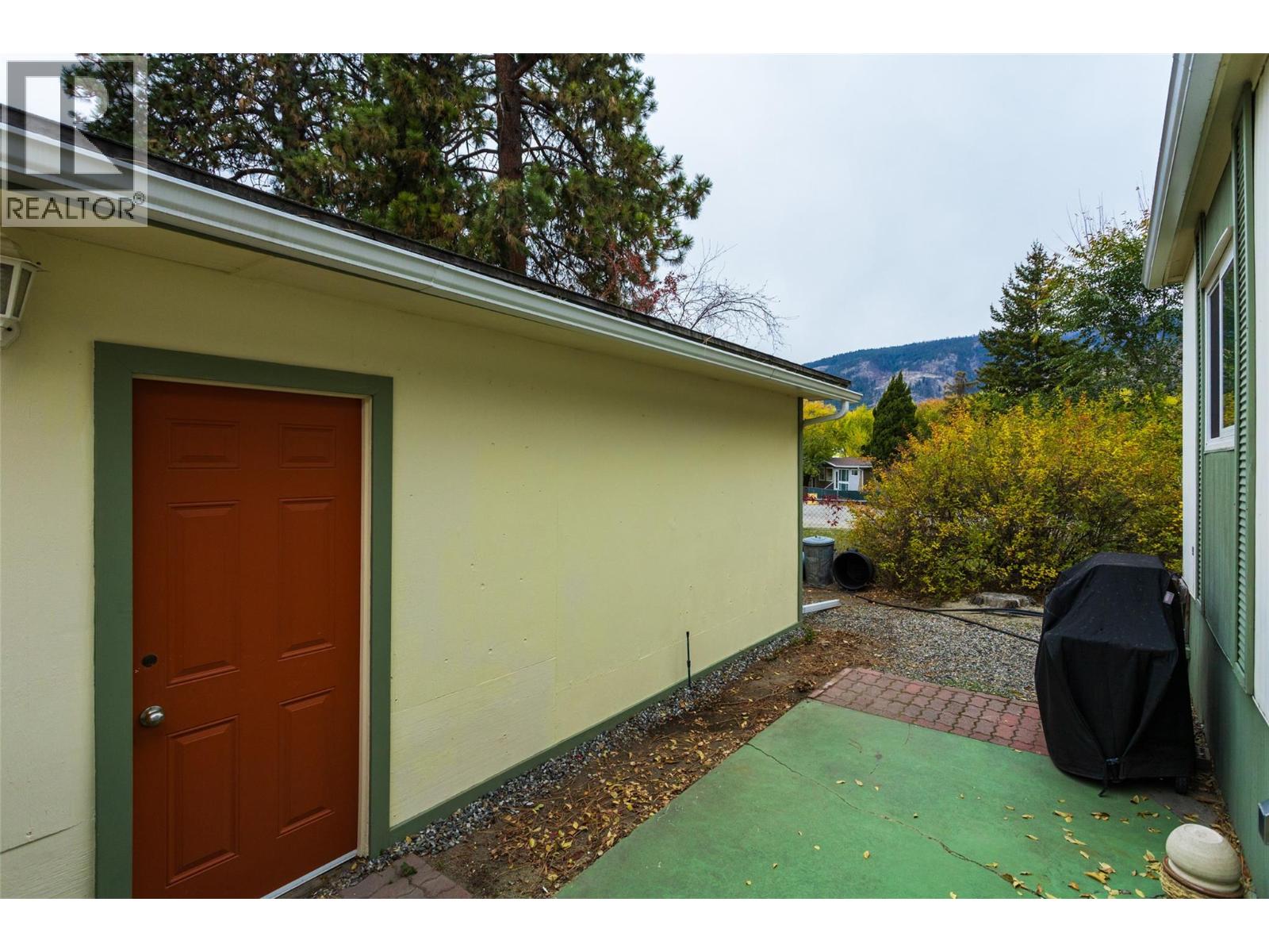 12 1999 Hwy 97 Highway South, West Kelowna