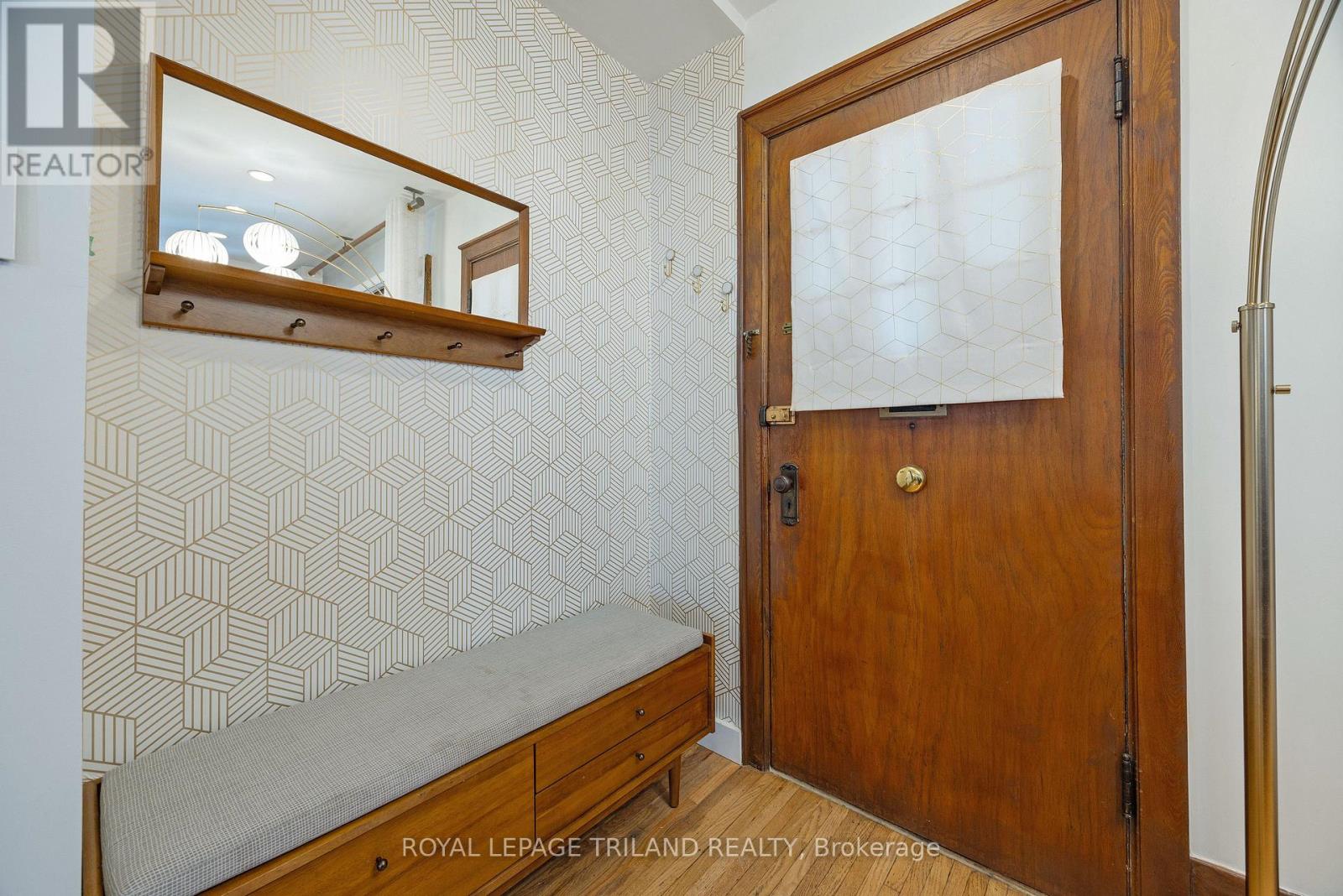 8 MCKENZIE AVENUE, London South (South F) — photo 6