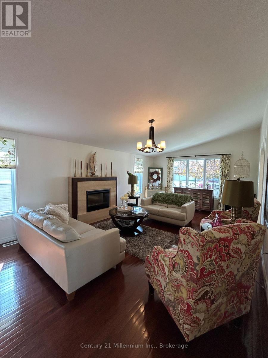 13 Virginia Avenue, Wasaga Beach photo 6