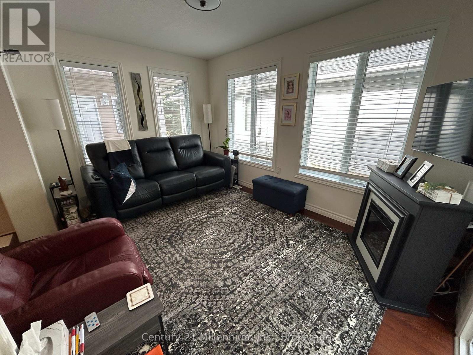 13 Virginia Avenue, Wasaga Beach photo 8