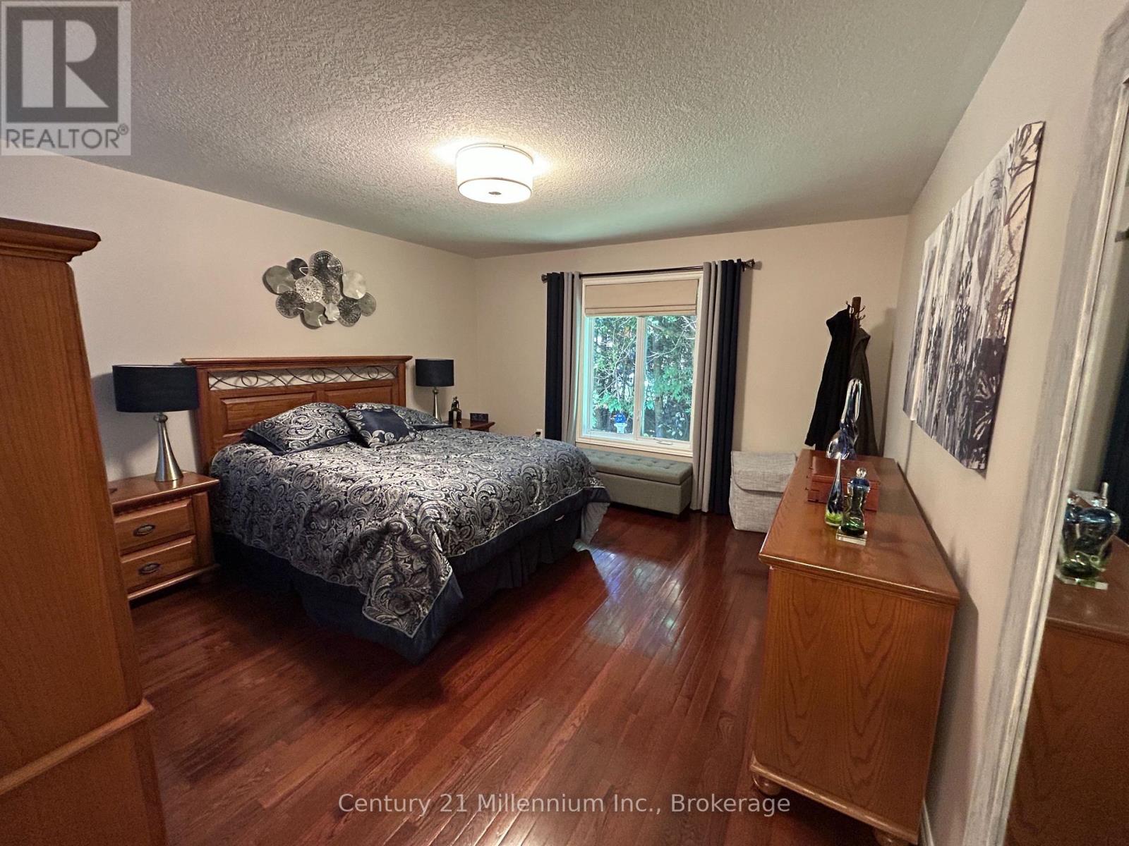 13 Virginia Avenue, Wasaga Beach photo 9