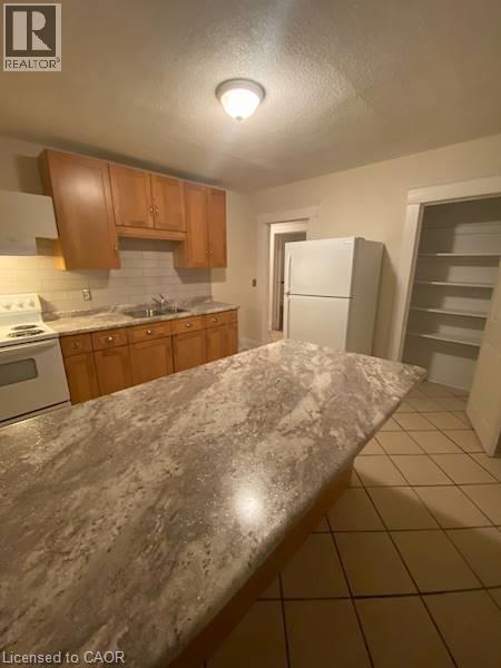 5 BRUCE Street Unit# Upper, Cambridge — photo 10