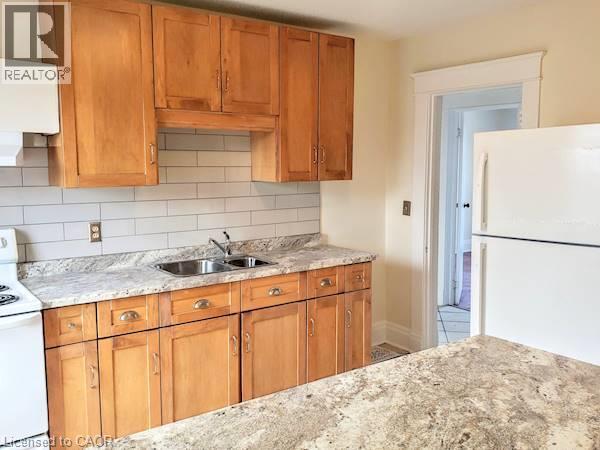 5 BRUCE Street Unit# Upper — photo 2