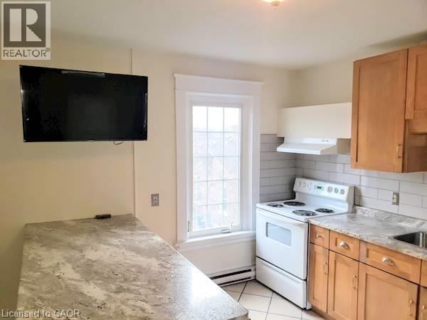 5 BRUCE Street Unit# Upper, Cambridge — photo 4