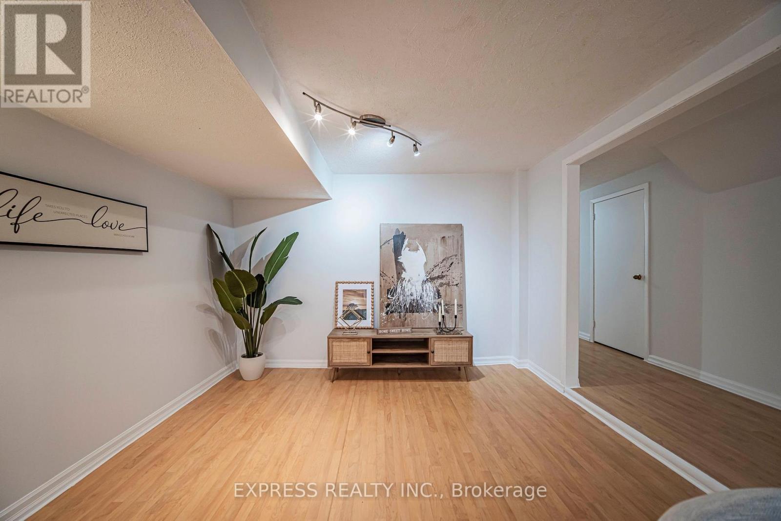 68 PINTAIL CRESCENT - 32