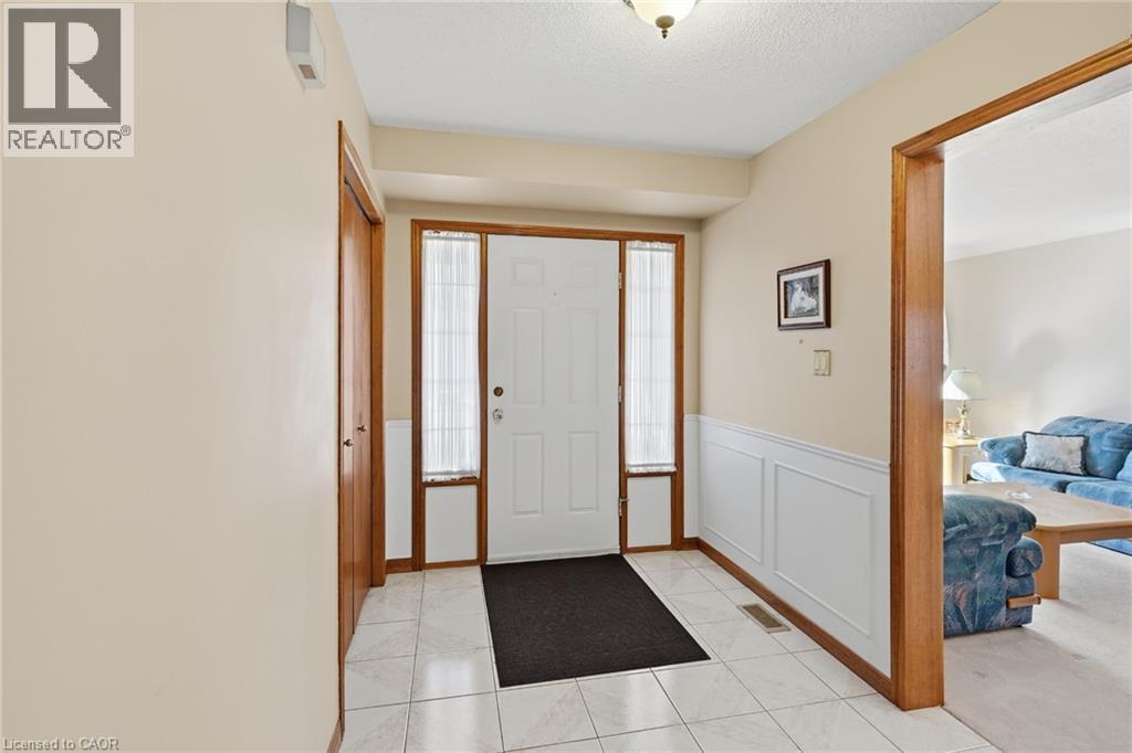 25 CANDOR Crescent, Hamilton — photo 6
