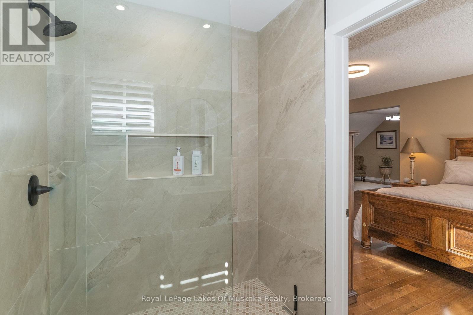 135 DOUGLAS STREET - 27