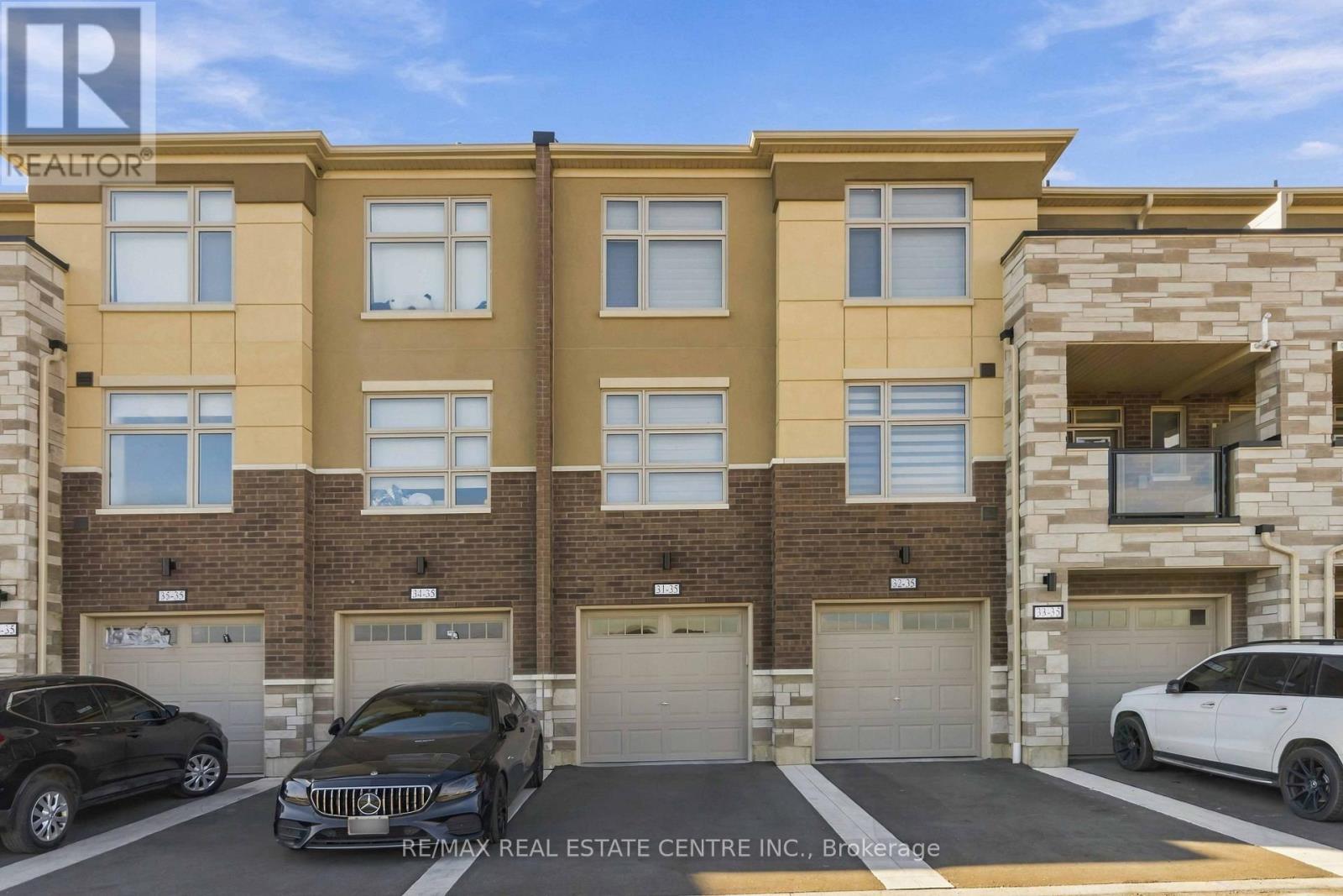 31 - 35 FIELDRIDGE CRESCENT UNIT CRESCENT, Brampton (Sandringham-Wellington North)