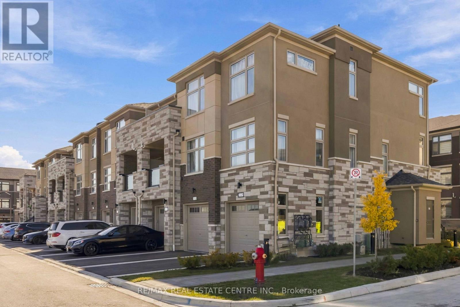 31 - 35 FIELDRIDGE CRESCENT UNIT CRESCENT, Brampton (Sandringham-Wellington North) — photo 2