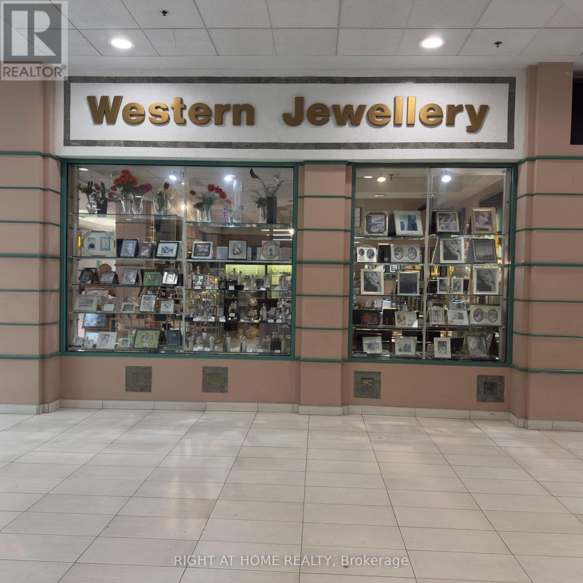 640 MOHAWK RD W ROAD, Hamilton (Westcliffe) — photo 2