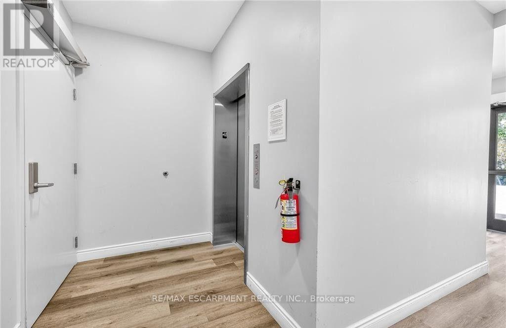 303 - 261 KING STREET E, Hamilton (Beasley) — photo 6