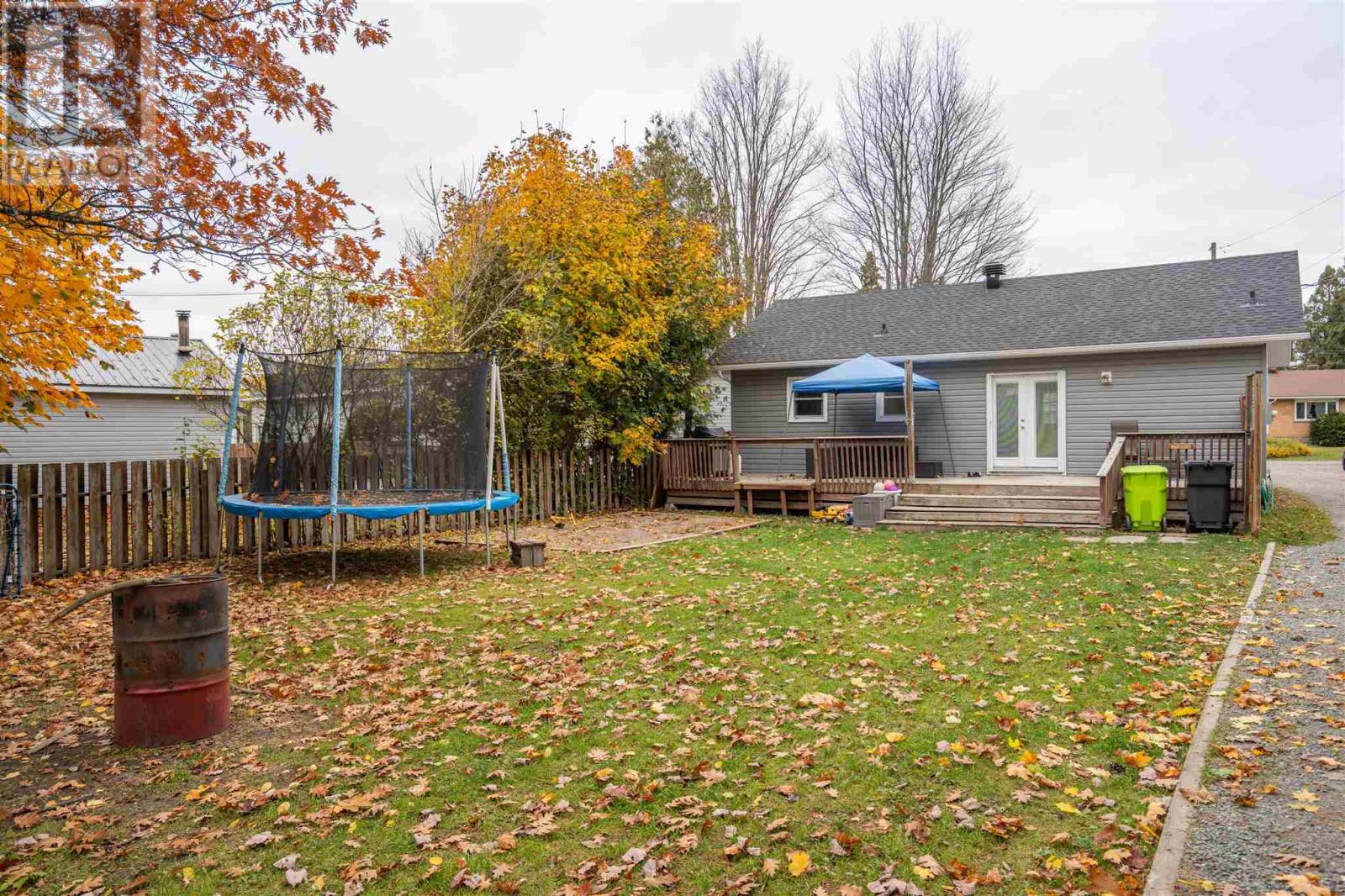 65 Anna ST - 4
