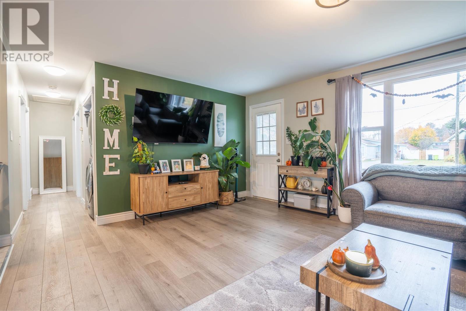 65 Anna ST - 6