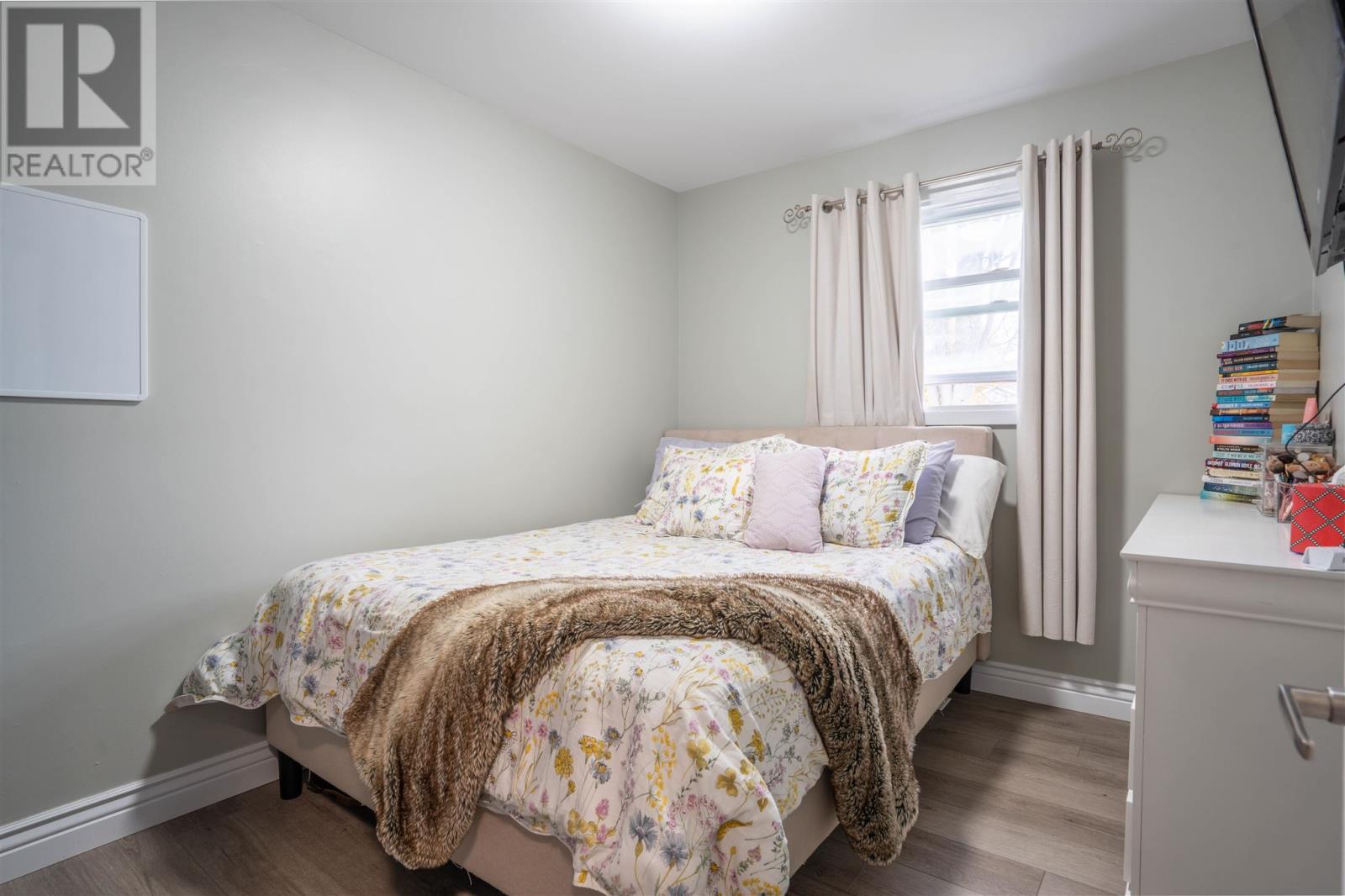 65 Anna ST - 17