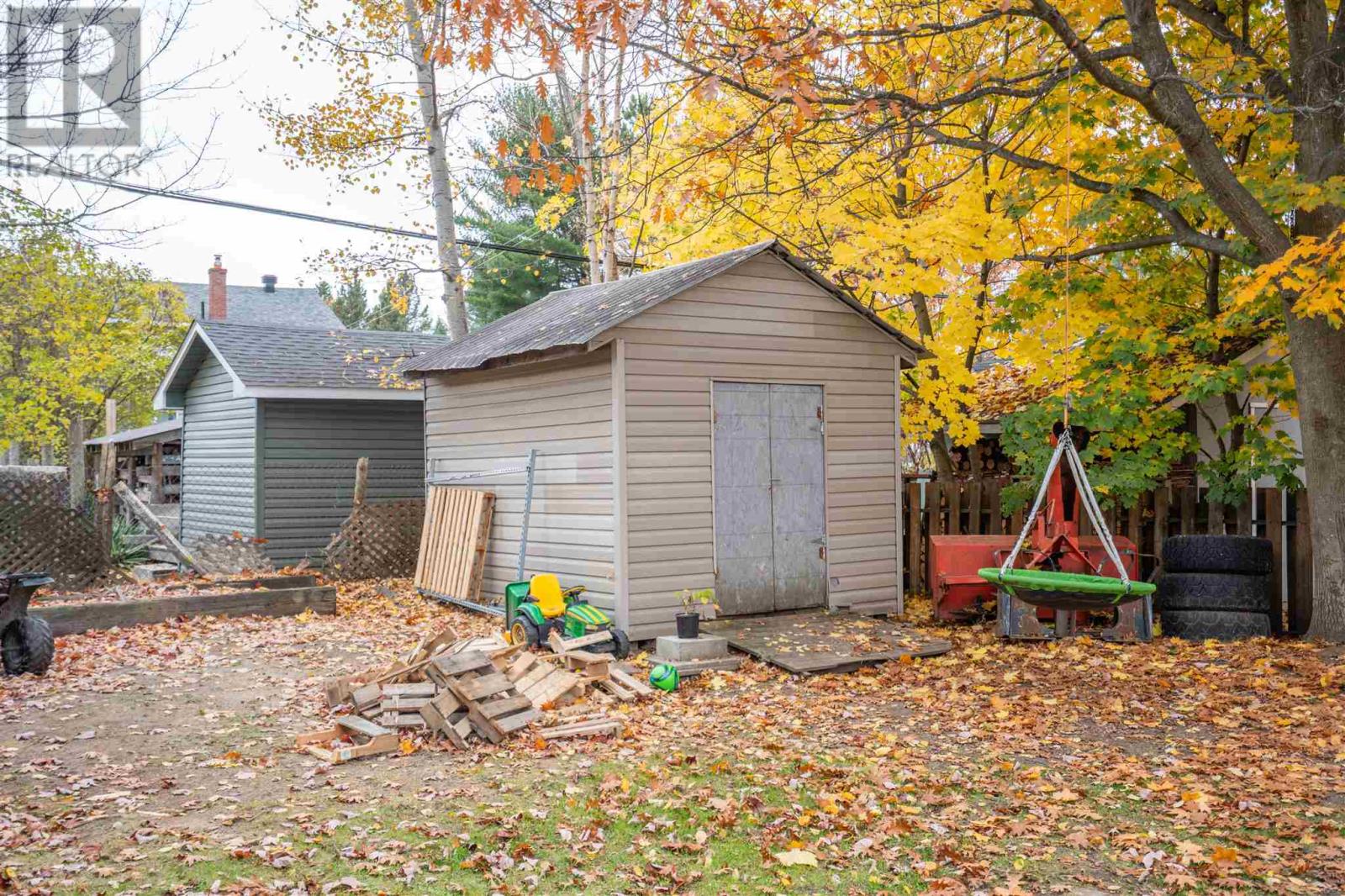 65 Anna ST - 23