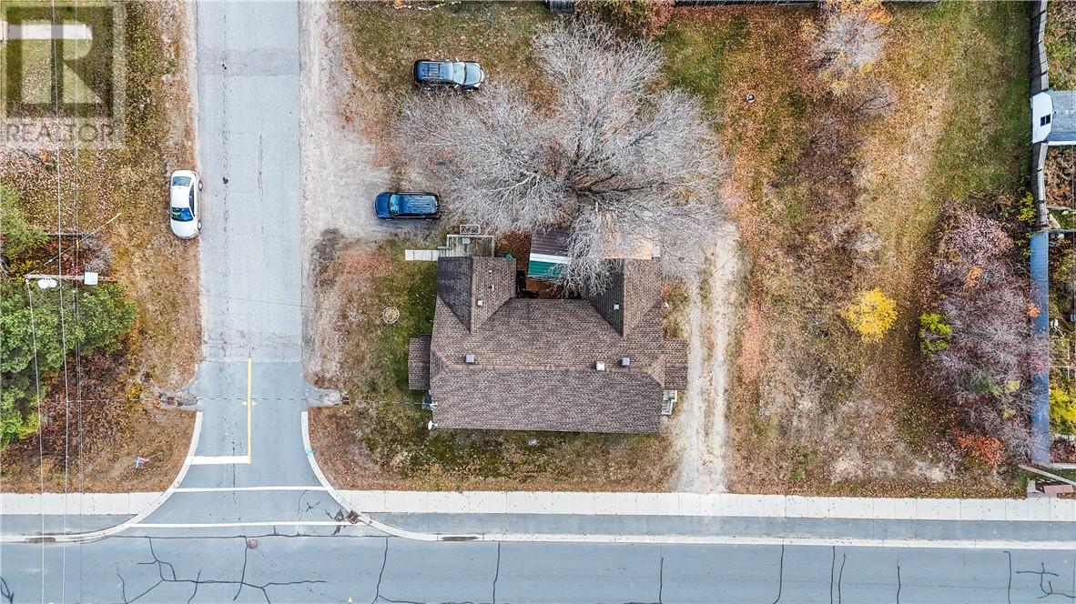 576 AVERY Street, Espanola — photo 9