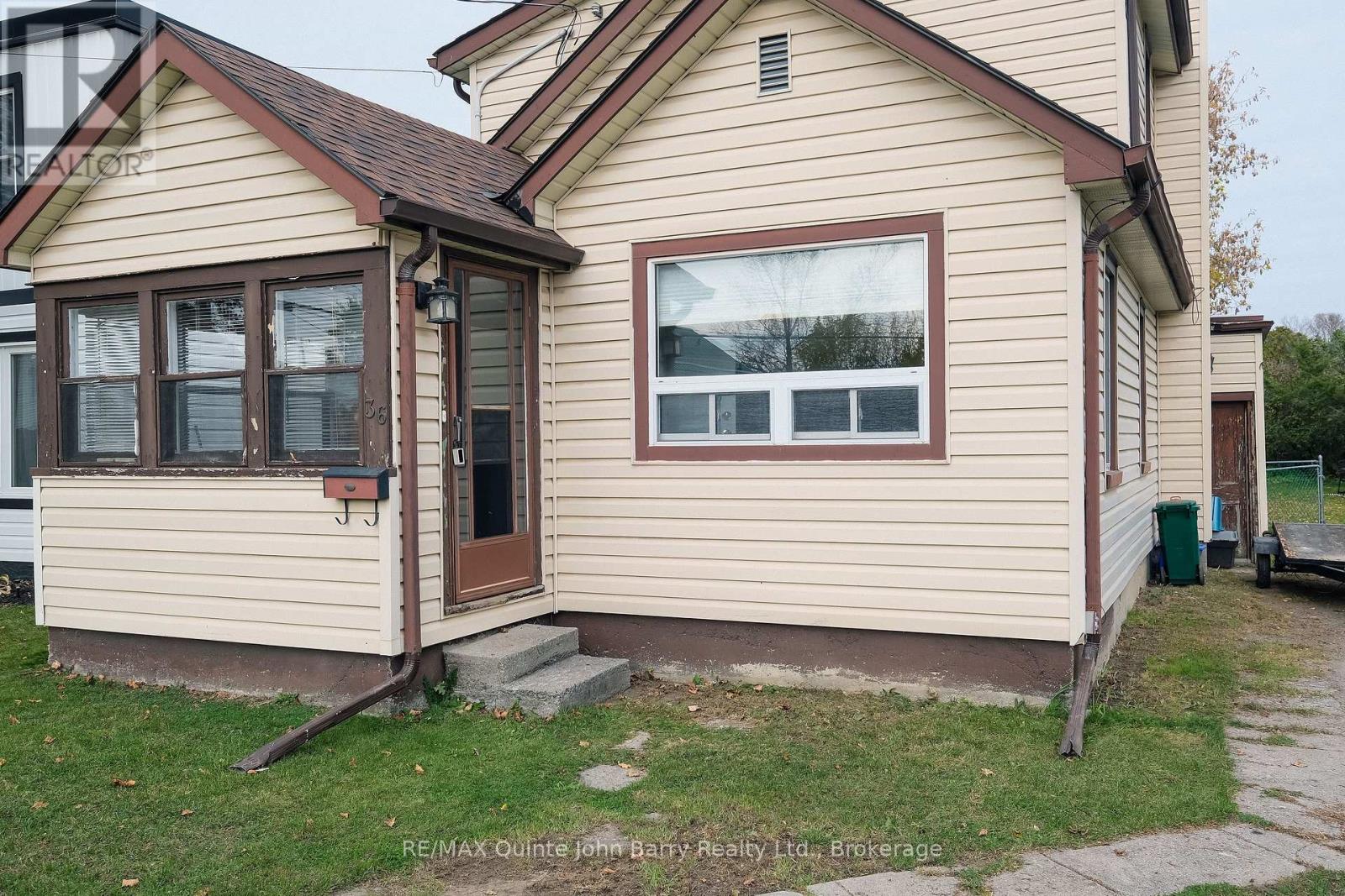 36 GRAHAM STREET, Belleville (Belleville Ward) — photo 2