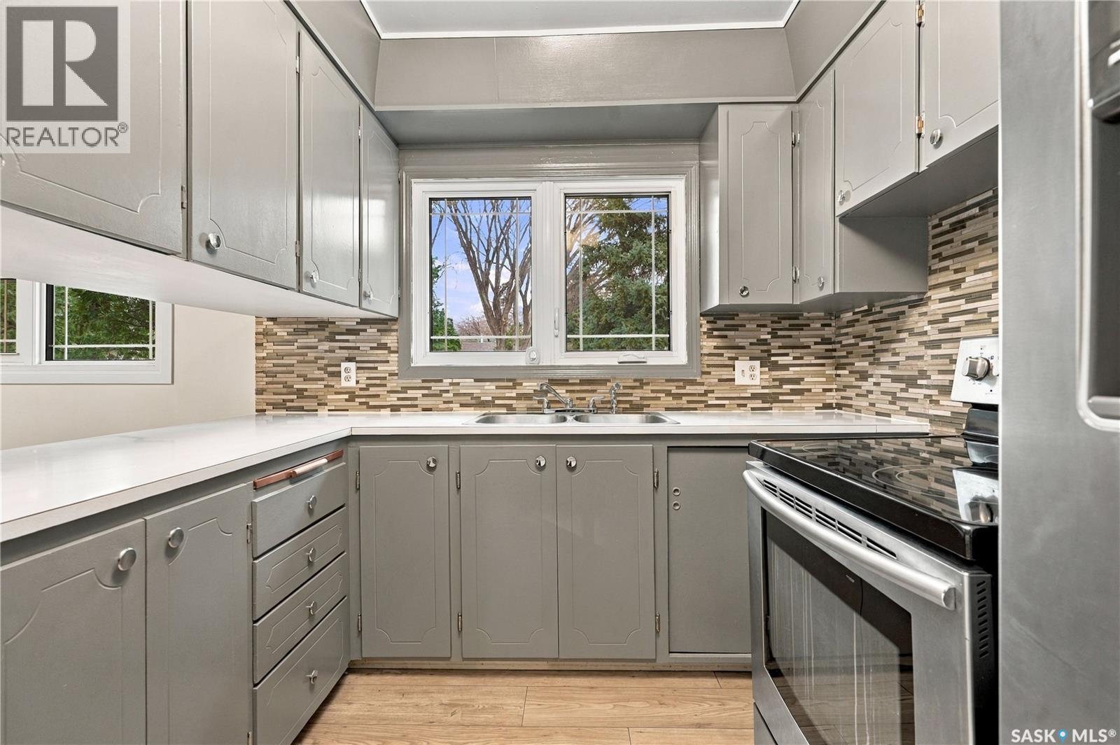 512 Q AVENUE N, Saskatoon — photo 17