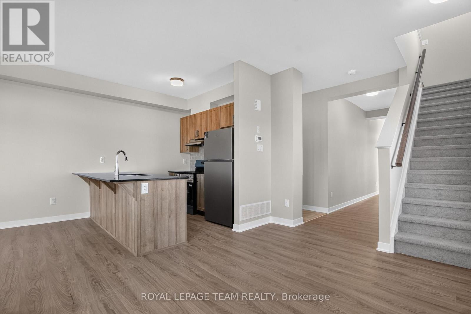 21 SINTALUTA WALK, Ottawa — photo 10