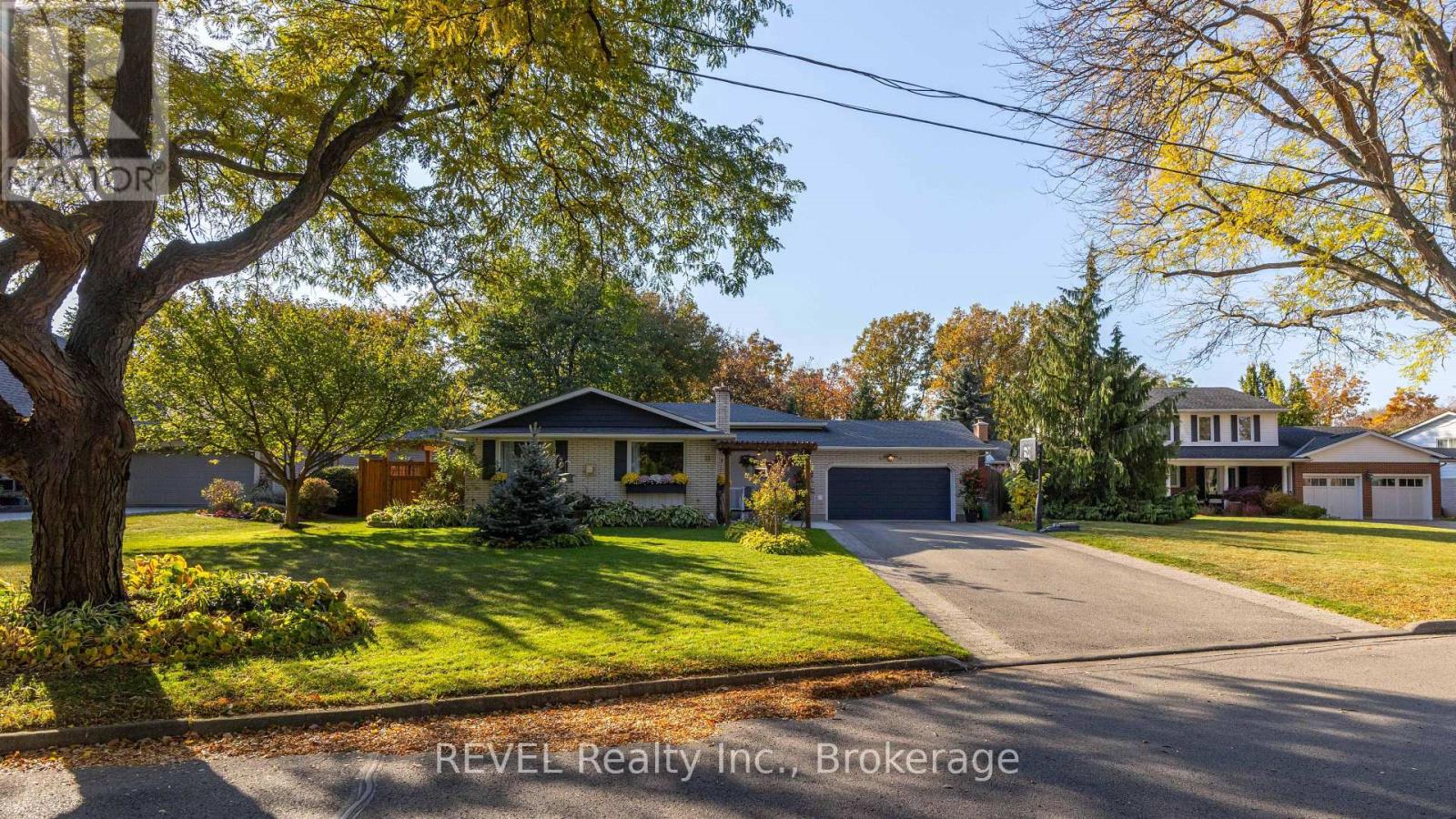 23 ROYAL YORK ROAD, St. Catharines (Lakeshore)