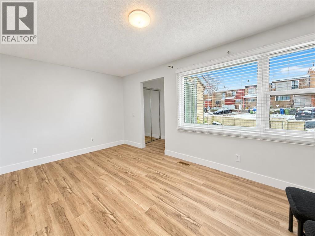 251 Pensville Close SE, Calgary — photo 3