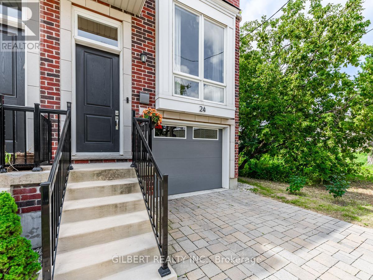 24 CARHARTT STREET, Toronto (Englemount-Lawrence) — photo 3