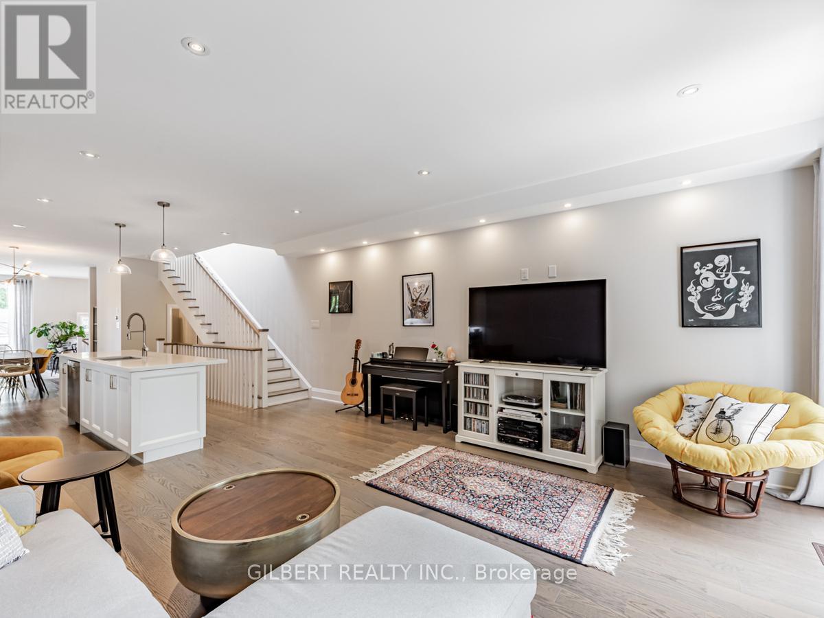 24 CARHARTT STREET, Toronto (Englemount-Lawrence) — photo 4
