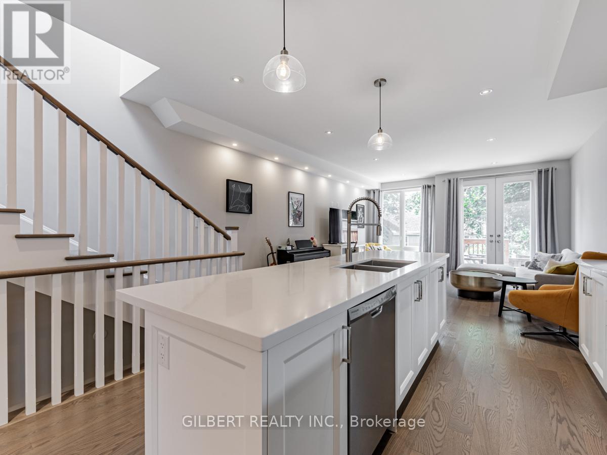 24 CARHARTT STREET, Toronto (Englemount-Lawrence) — photo 8