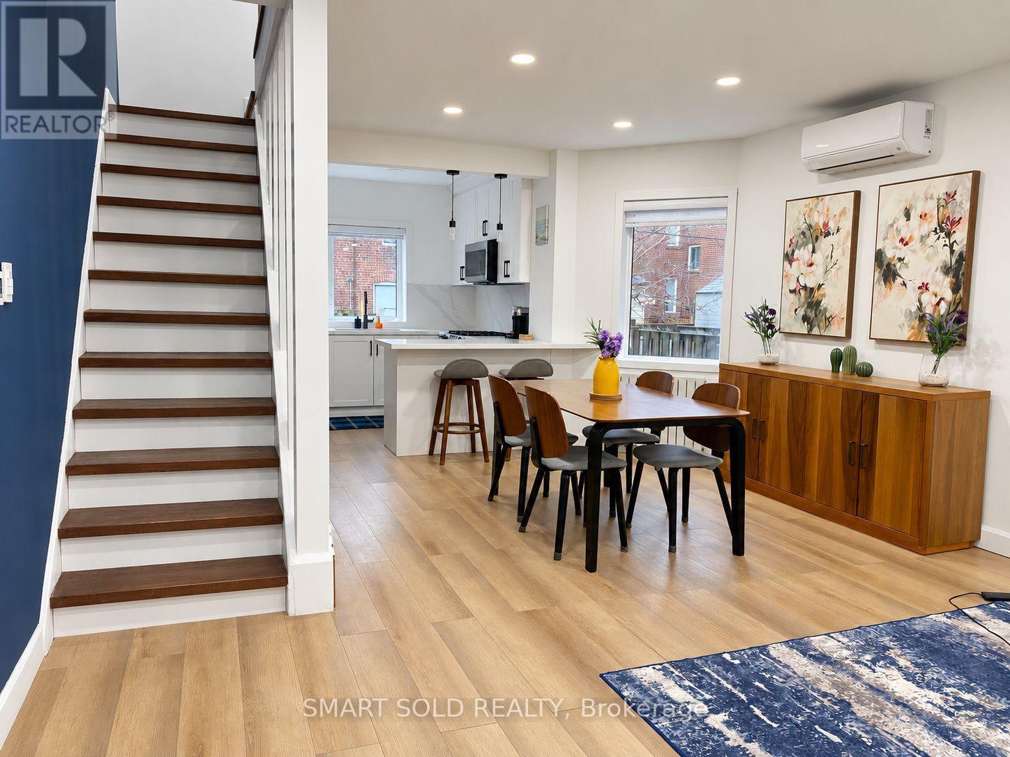 42 ARNOLD AVENUE, Toronto (Regent Park)