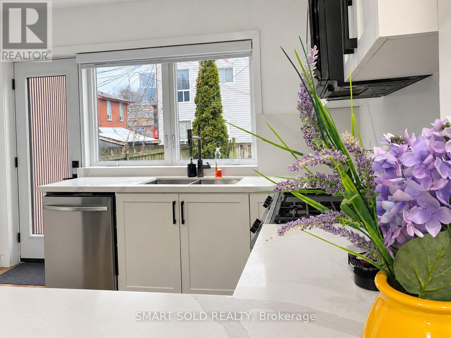 42 ARNOLD AVENUE, Toronto (Regent Park) — photo 10