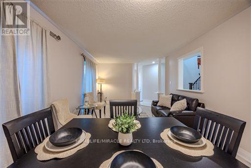 93 SCEPTER PLACE - 11