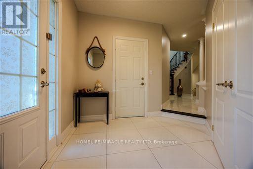93 SCEPTER PLACE - 3