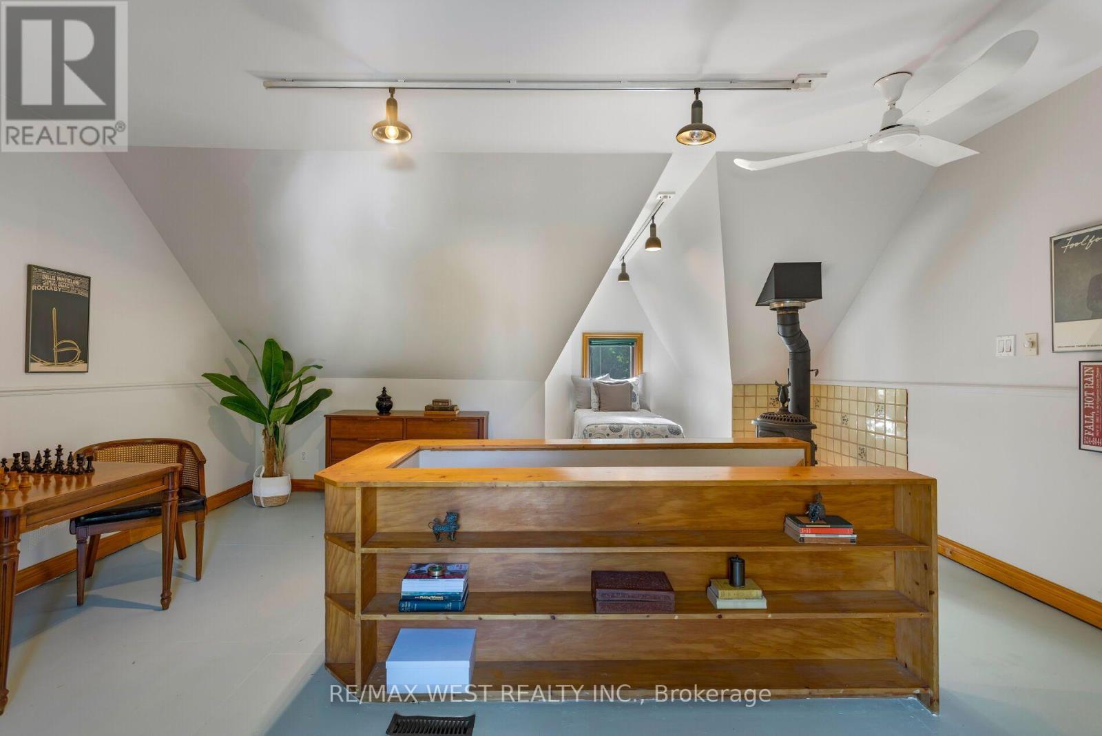 195 DUNN AVENUE - 24