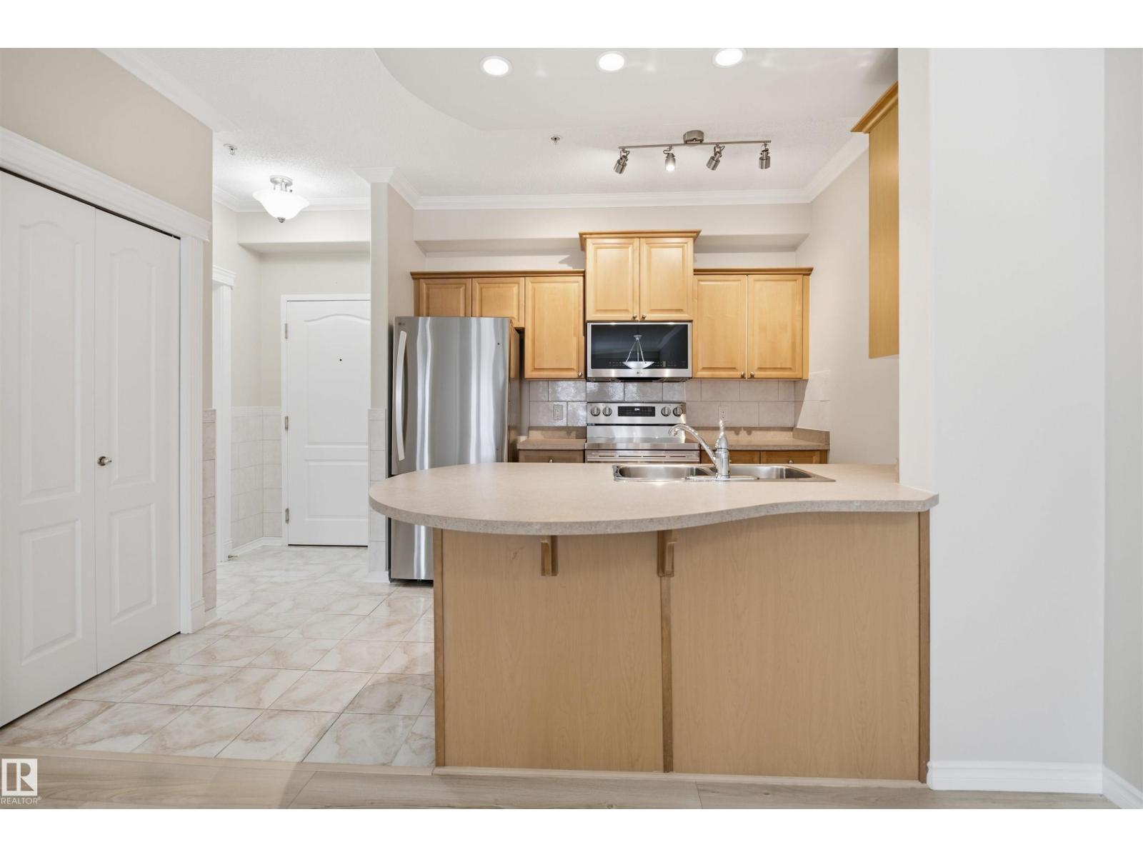Property photograph 7 for MLS E4514682