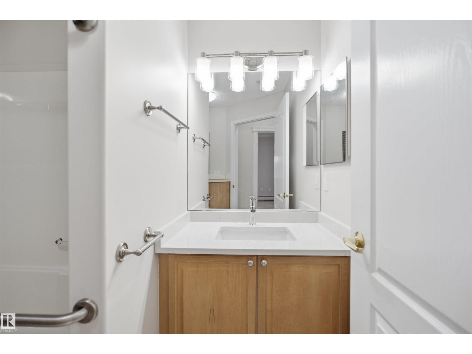 Property photograph 14 for MLS E4514682