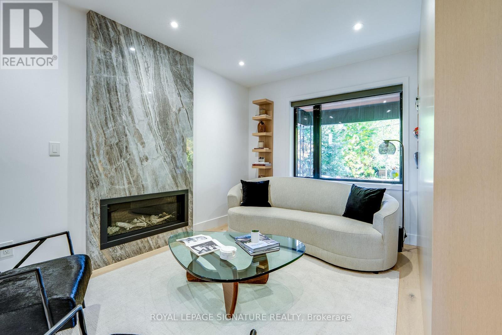 182 BEATRICE STREET - 4