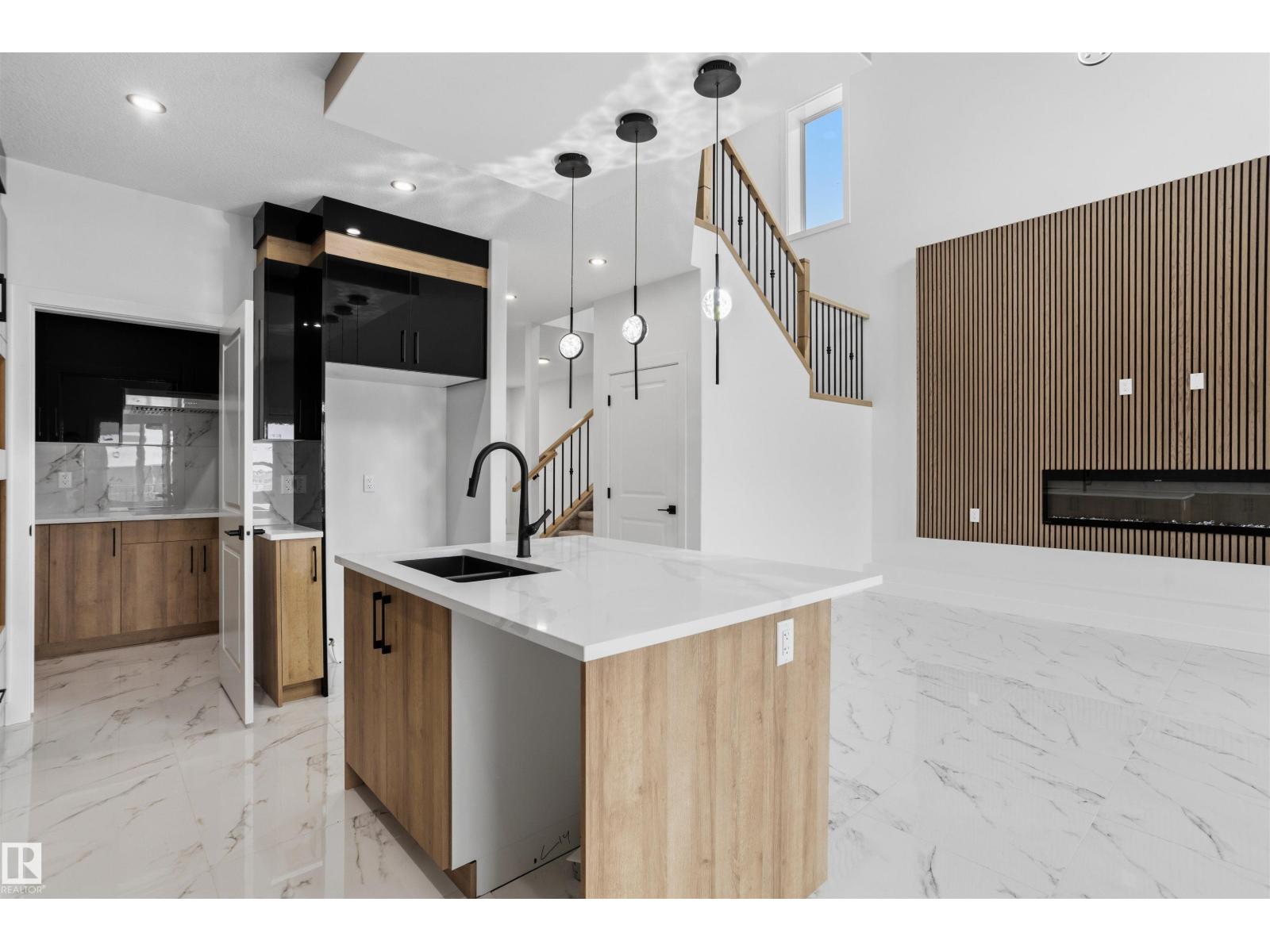 Property photograph 17 for MLS E4514625