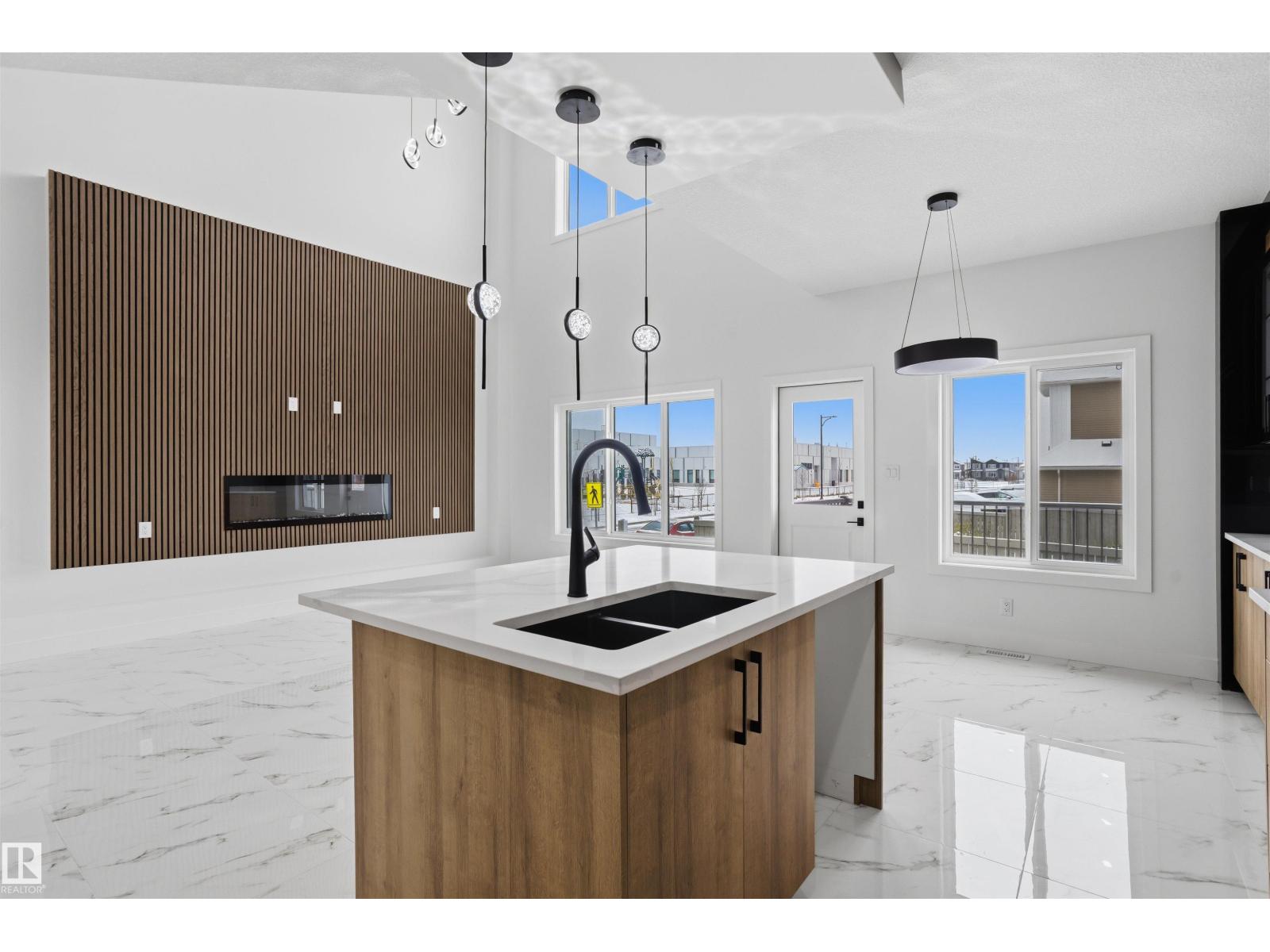 Property photograph 19 for MLS E4514625