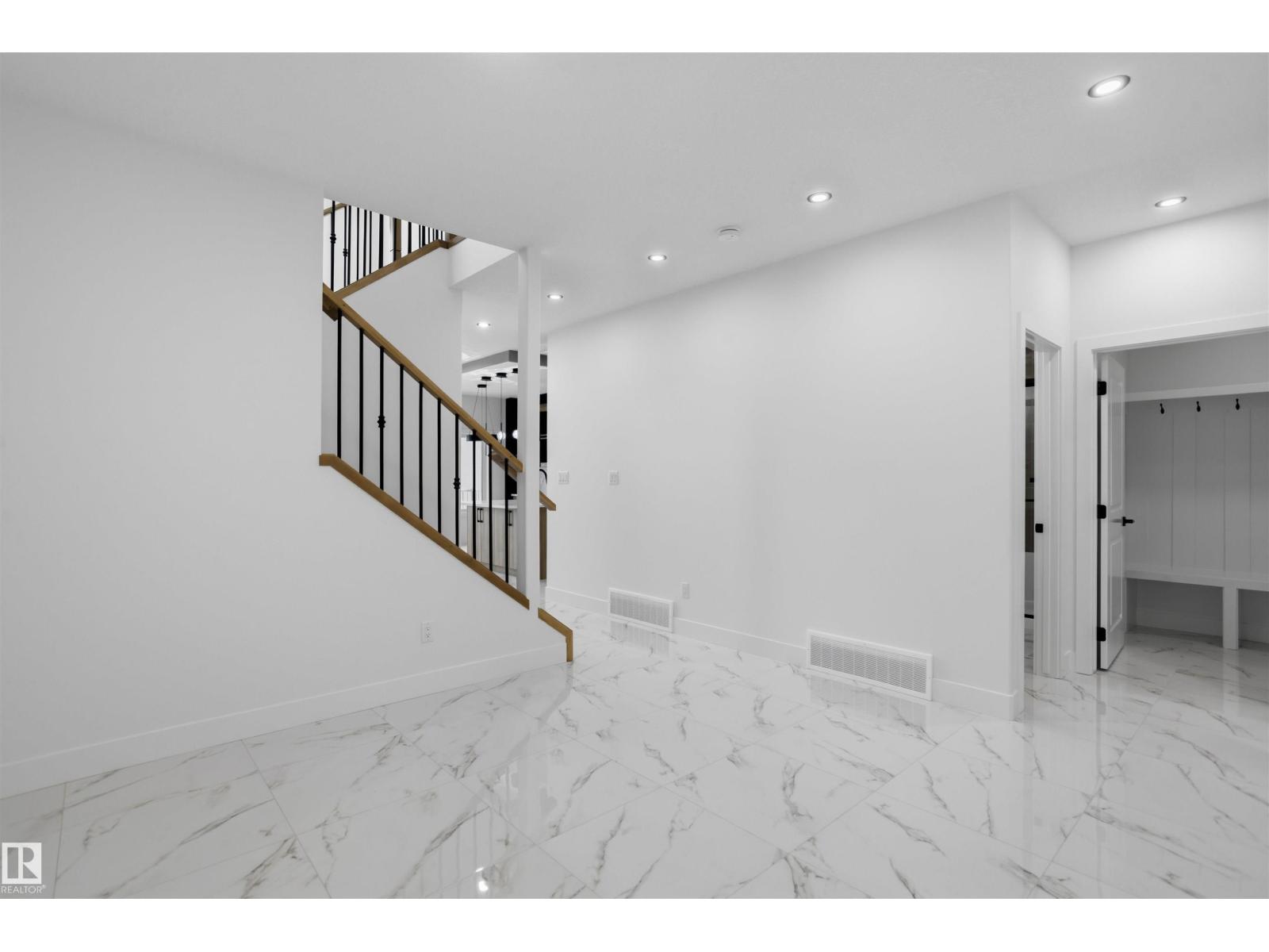 Property photograph 7 for MLS E4514625