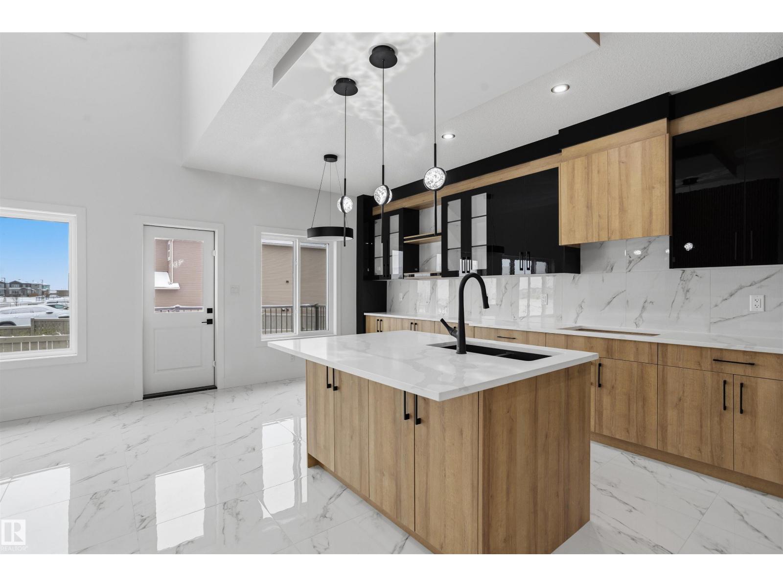 Property photograph 13 for MLS E4514625