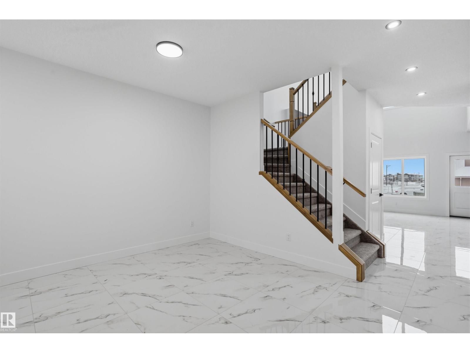 Property photograph 12 for MLS E4514625