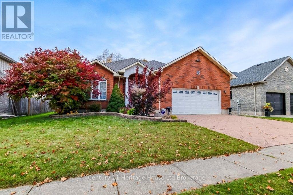 519 Crestwood Court N, photo 1 of 32