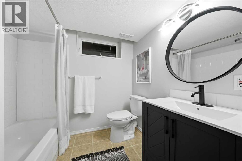 Listing photo – 5223 50 Street, Lacombe