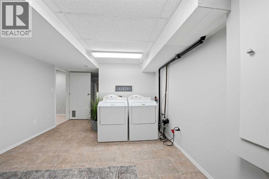 Listing photo – 5223 50 Street, Lacombe